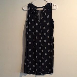 Sleeveless dress with turtle print
